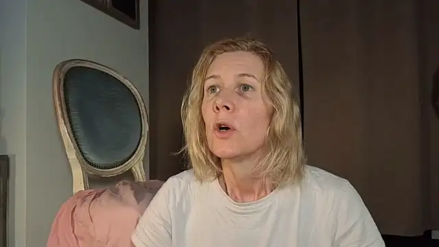 Lola Belgium online show from 07/30/26, 06:01