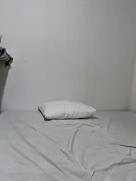 frenchxena98 online show from 11/17/25, 09:20