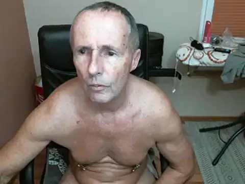 Snapshot of olibrius71 chatting on 01/19/25, 07:58 olibrius71 online show from 01/19/25, 07:58