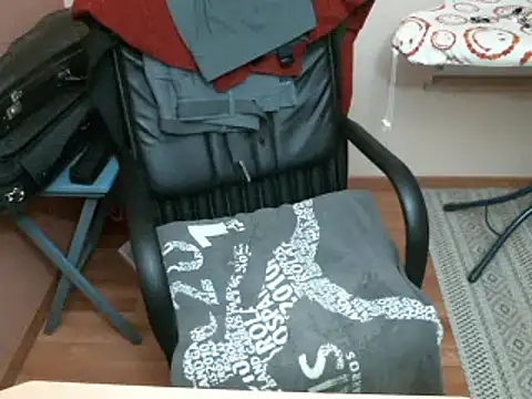 Snapshot of olibrius71 chatting on 01/27/25, 07:24 olibrius71 online show from 01/27/25, 07:24