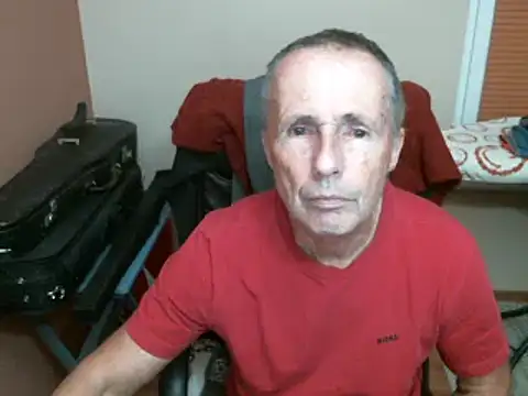 Snapshot of olibrius71 chatting on 02/01/25, 11:48 olibrius71 online show from 02/01/25, 11:48