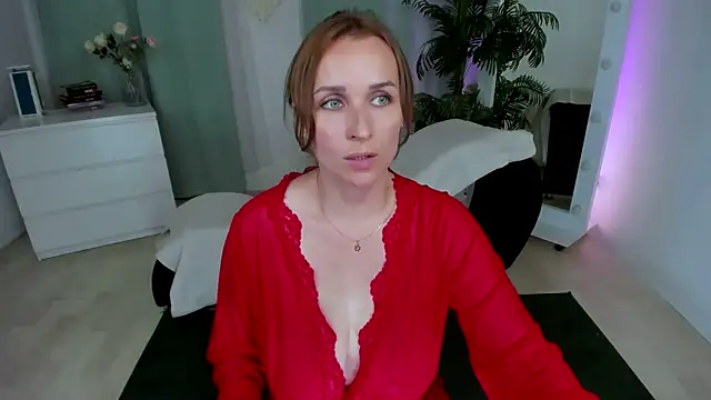 Snapshot of Karinella_x chatting on 06/10/26, 12:04 Karinella x online show from 06/10/26, 12:04