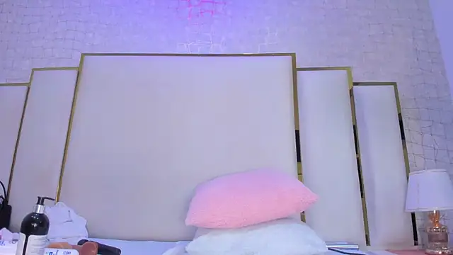 Snapshot of paola_rodriguez chatting on 04/28/26, 11:59 paola rodriguez online show from 04/28/26, 11:59