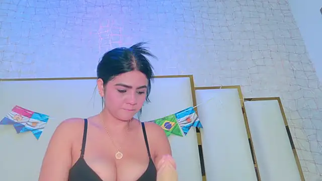 Snapshot of paola_rodriguez chatting on 06/27/26, 09:58 paola rodriguez online show from 06/27/26, 09:58