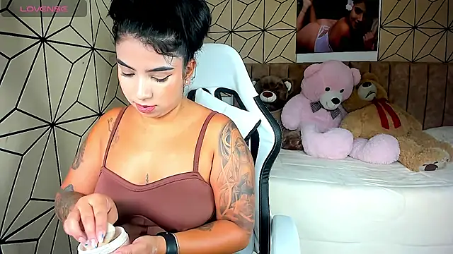 vane lopez  online show from 11/05/25, 06:41