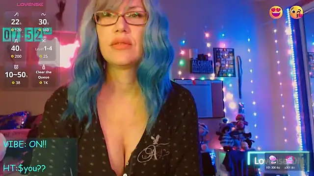 Snapshot of EmmaIsHere chatting on 11/11/25, 02:50 EmmaIsHere online show from 11/11/25, 02:50