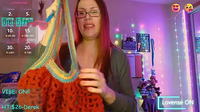 Snapshot of EmmaIsHere chatting on 11/13/25, 03:55 EmmaIsHere online show from 11/13/25, 03:55