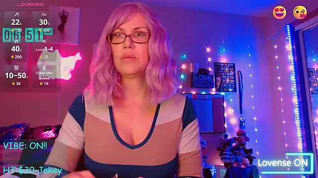 Snapshot of EmmaIsHere chatting on 11/16/25, 01:49 EmmaIsHere online show from 11/16/25, 01:49