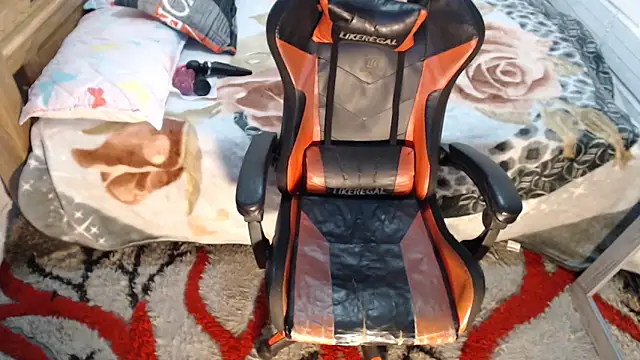 sexyjustin202 online show from 11/18/25, 01:55