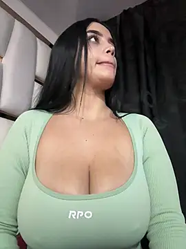 Snapshot of perla_kem_ chatting on 02/05/26, 02:49 perla kem online show from 02/05/26, 02:49