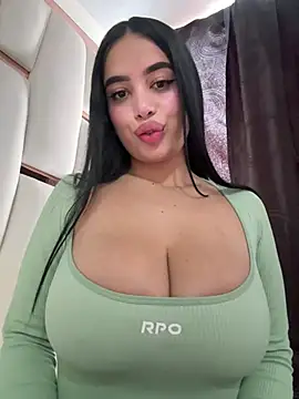 Snapshot of perla_kem_ chatting on 02/05/26, 04:44 perla kem online show from 02/05/26, 04:44