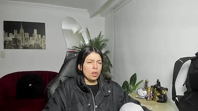 Meghan320 online show from 10/13/25, 11:54