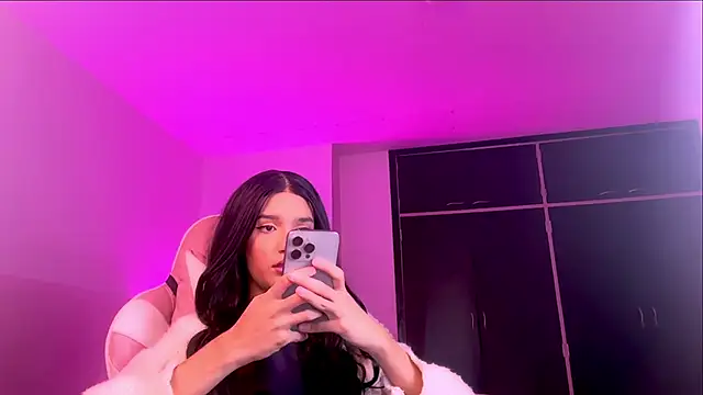 Snapshot of Ainhoads chatting on 10/28/25, 02:59 Ainhoads online show from 10/28/25, 02:59