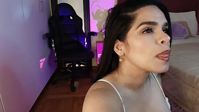 Snapshot of Mafer_Meow chatting on 06/11/26, 02:53 Mafer Meow online show from 06/11/26, 02:53