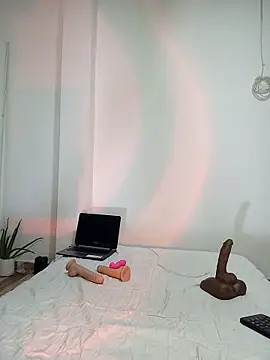 Snapshot of MiahWindsor chatting on 09/27/25, 01:43 MiahWindsor online show from 09/27/25, 01:43