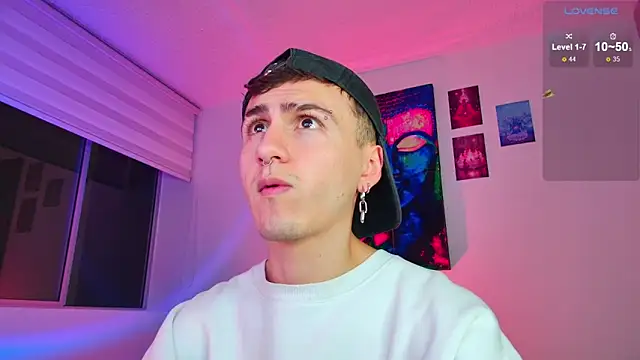 Snapshot of dimitri-bilak chatting on 11/19/25, 12:21 dimitri-bilak online show from 11/19/25, 12:21