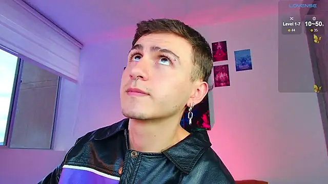 Snapshot of dimitri-bilak chatting on 11/25/25, 10:43 dimitri-bilak online show from 11/25/25, 10:43