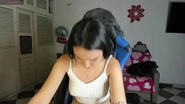 Miss Nicole online show from 12/25/24, 01:20