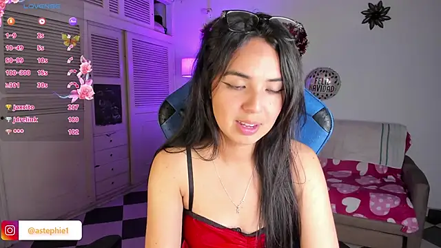 Miss Nicole online show from 12/31/24, 04:16