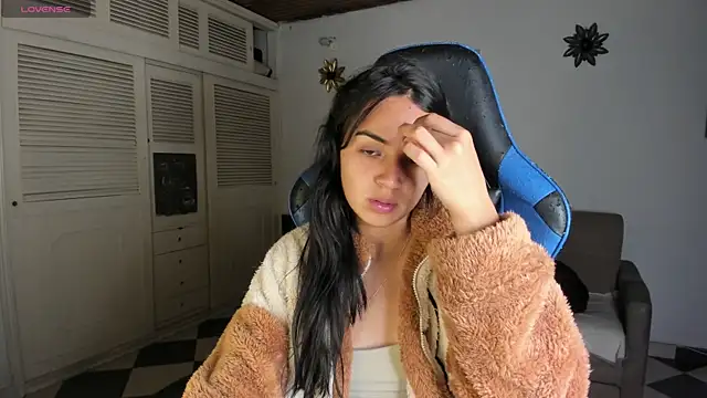 Miss Nicole online show from 01/06/25, 01:42