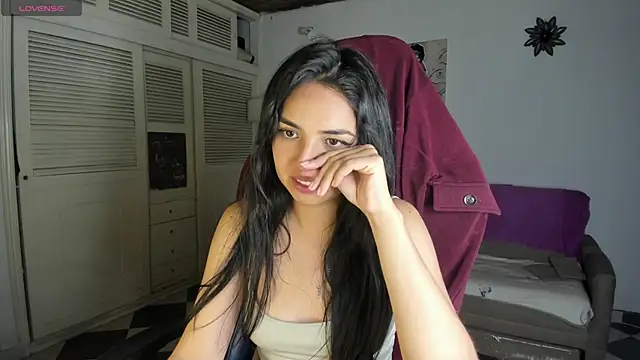 Miss Nicole online show from 01/14/25, 01:58