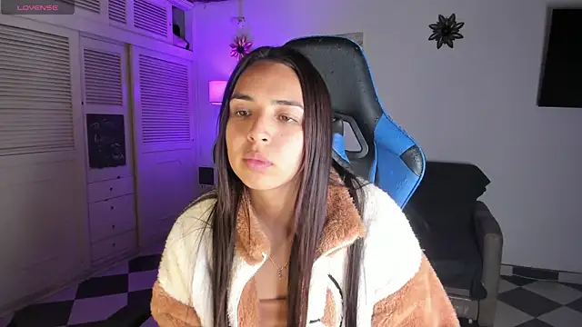 Miss Nicole online show from 01/20/25, 01:18