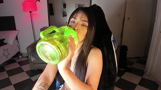 Miss Nicole online show from 03/08/25, 05:49