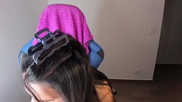 Miss Nicole online show from 09/25/25, 01:42