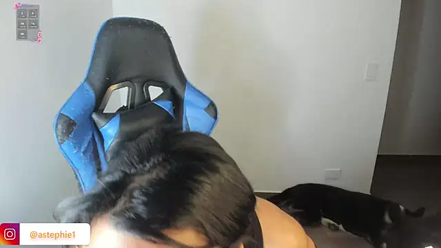 Miss Nicole online show from 10/01/25, 01:22