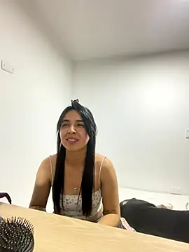 Miss Nicole online show from 10/19/25, 12:33