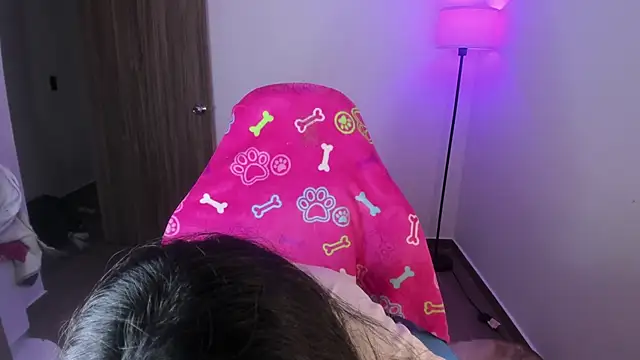 Miss Nicole online show from 11/30/25, 07:07