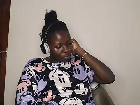 queenofqueens96 online show from 03/12/26, 06:19