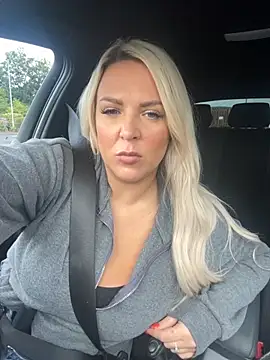 Bustyblondebabe32 online show from 09/10/25, 07:52