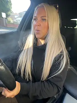 Bustyblondebabe32 online show from 09/29/25, 08:08