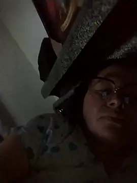 Snapshot of hazel_milf chatting on 01/11/26, 11:43 hazel milf online show from 01/11/26, 11:43