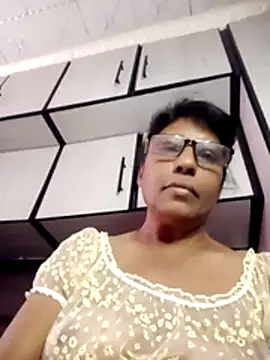 Snapshot of MsAttitude chatting on 06/01/26, 11:45 MsAttitude online show from 06/01/26, 11:45