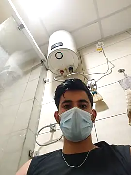 Snapshot of bigdickfuckuu chatting on 10/13/25, 04:12 bigdickfuckuu online show from 10/13/25, 04:12