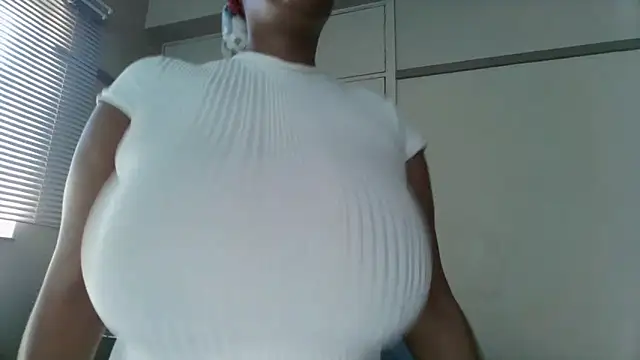 Snapshot of Charlie-Crawford chatting on 05/10/26, 08:08 Charlie-Crawford online show from 05/10/26, 08:08
