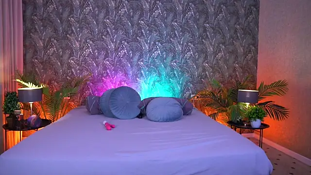 Snapshot of LittleeCutee chatting on 05/16/26, 10:36 LittleeCutee online show from 05/16/26, 10:36