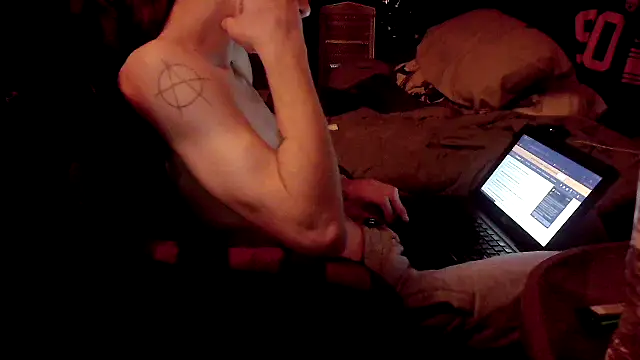 xxxTony999 online show from 11/04/25, 11:37