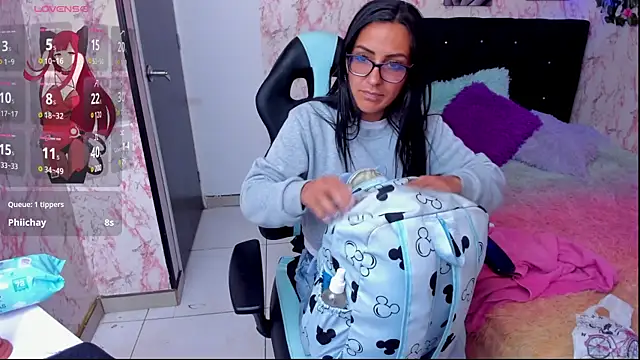 alma blue online show from 02/15/25, 01:42