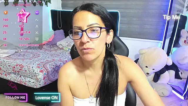 alma blue online show from 12/03/25, 09:57