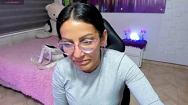 Snapshot of alma_blue chatting on 05/28/26, 11:35 alma blue online show from 05/28/26, 11:35
