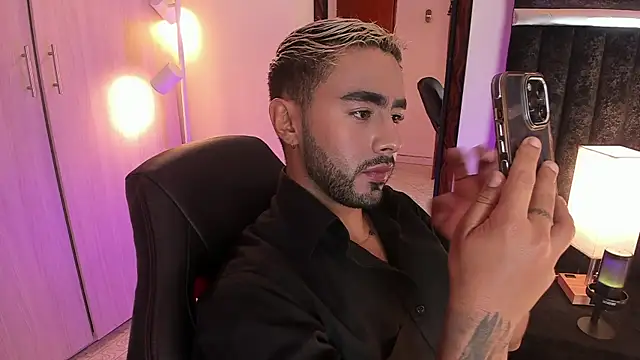 ItsMeEros online show from 10/12/25, 10:31