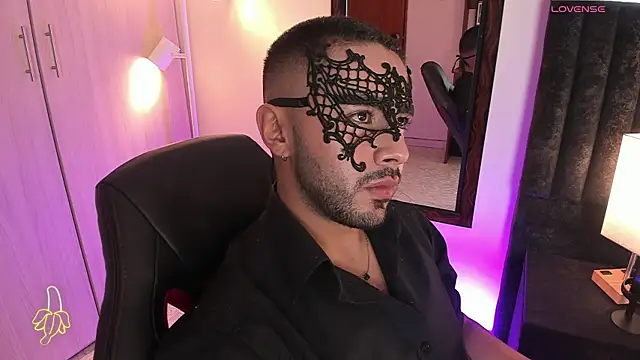 ItsMeEros online show from 10/17/25, 09:39