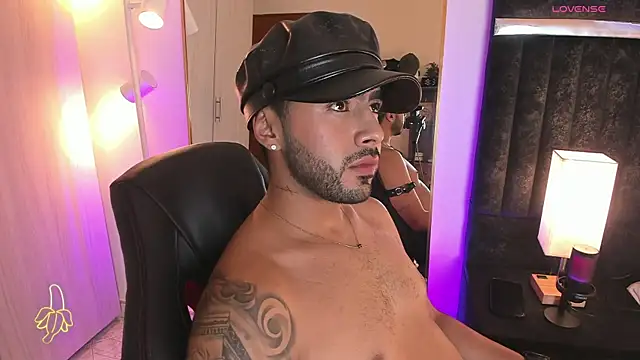 ItsMeEros online show from 11/30/25, 11:31