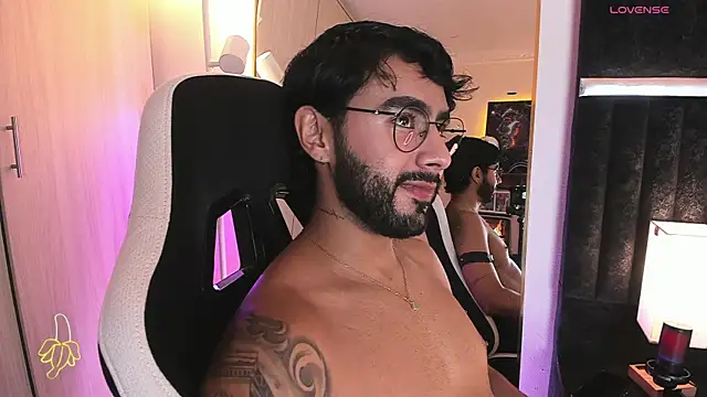 ItsMeEros online show from 07/06/26, 11:18