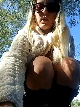 dolcehelena993 online show from 11/20/25, 10:59