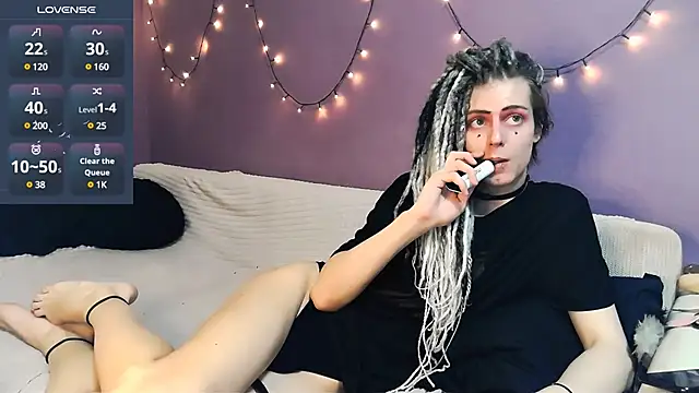 Littlepinkcat online show from 03/09/25, 09:14