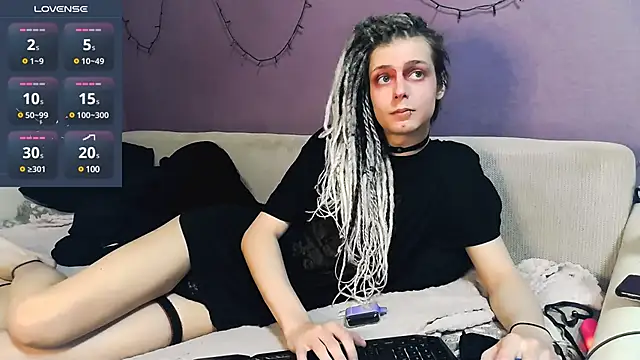 Littlepinkcat online show from 03/12/25, 04:46